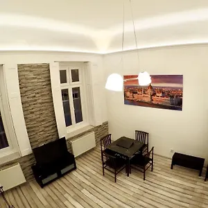 Homelike Luxury Flat On Gyulai Pál Budapest
