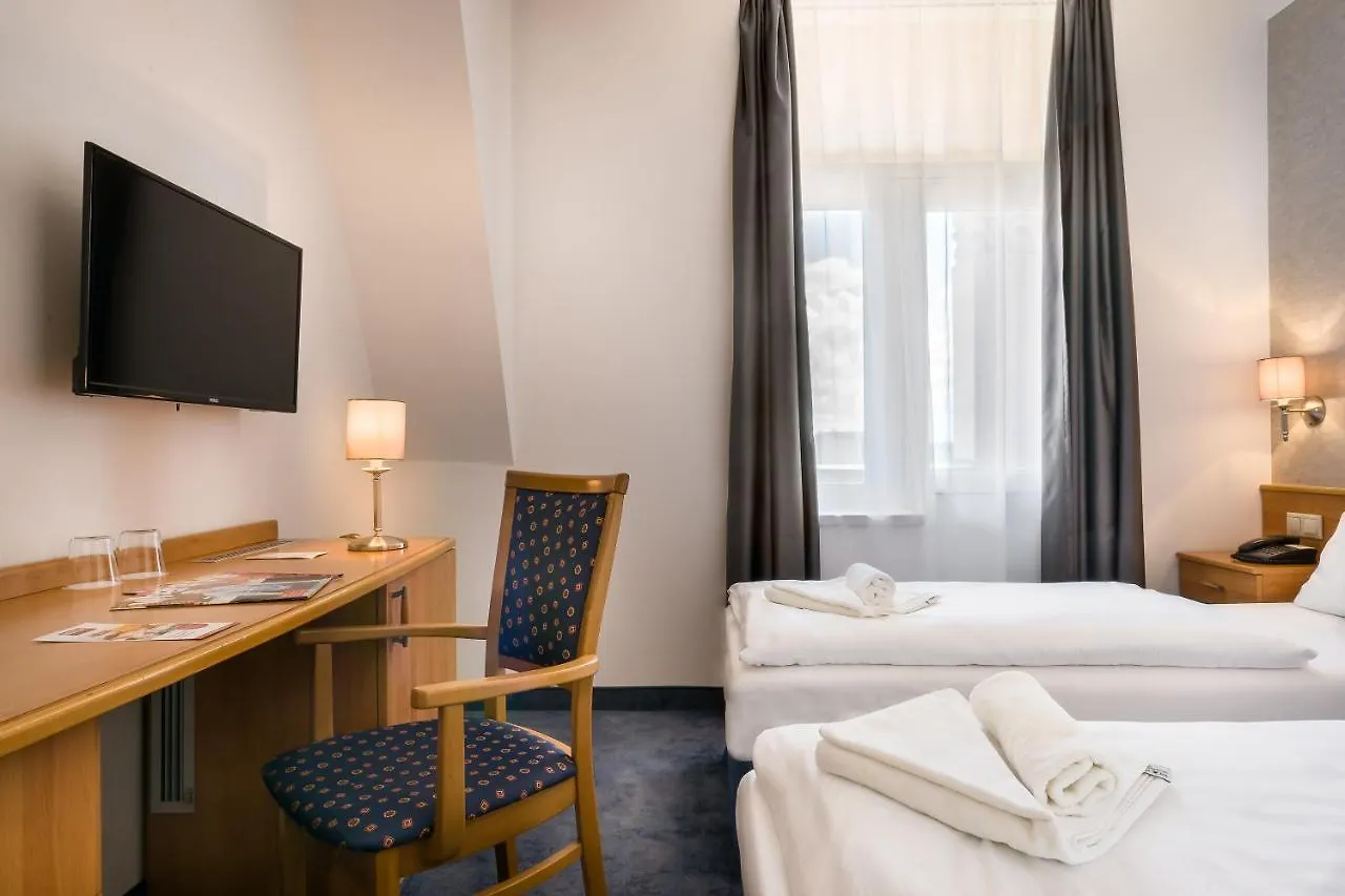 Hotel Golden Park Budapest 4*,